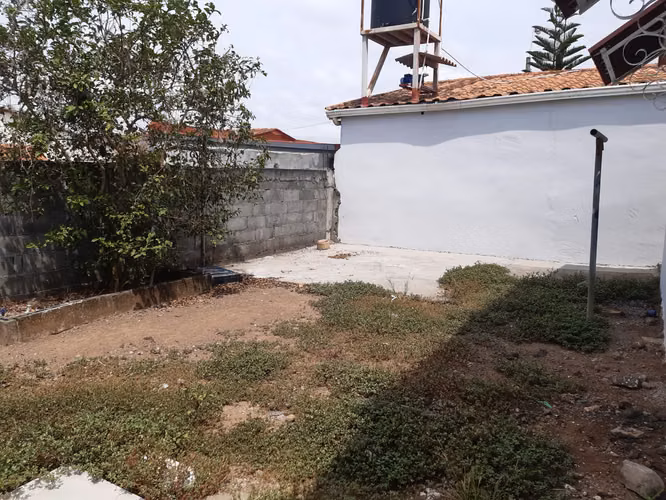 Se Vende Casa en Vacamonte en urbanización La Reina - Imagen 7