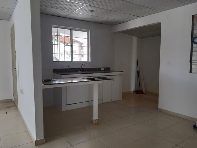 Se Vende Casa en Vacamonte en urbanización La Reina - Imagen 5