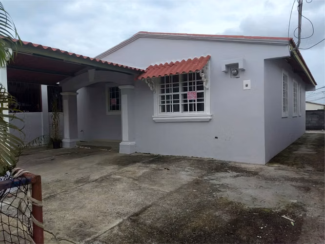 Se Vende Casa en Vacamonte en urbanización La Reina - Imagen 4