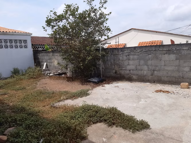 Se Vende Casa en Vacamonte en urbanización La Reina - Imagen 14