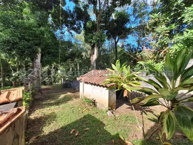 Venta de Casa con 1374 m² de Terreno en Las Cumbres 25-5655GG