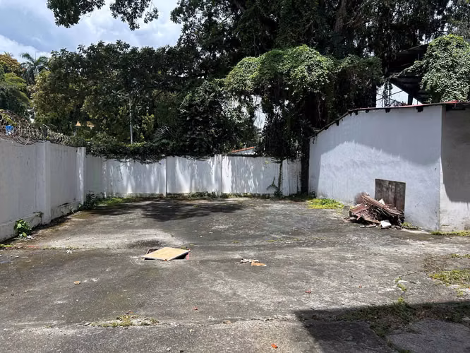 Venta de Local Comercial en Bella Vista, 1049m2