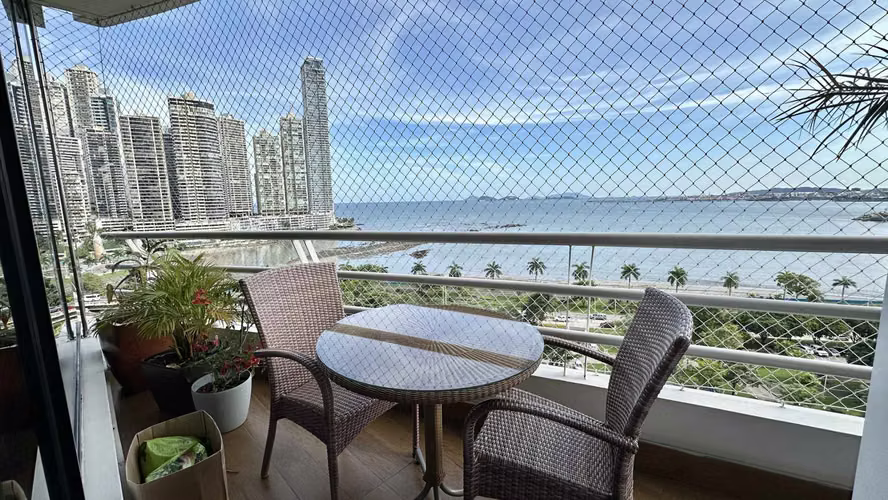 Venta de Apartamento en Ave. Balboa - Los Delfines