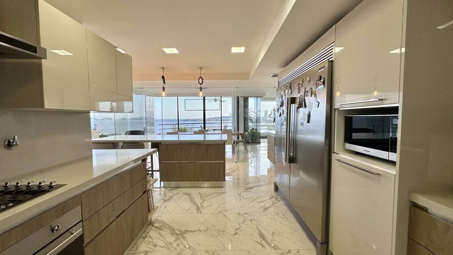 Venta de Apartamento en Ave. Balboa - Los Delfines