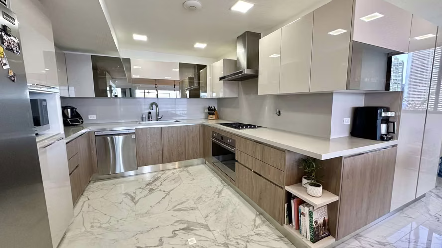 Venta de Apartamento en Ave. Balboa - Los Delfines