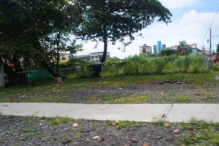 LAND FOR SALE in Colòn Barrio Sur