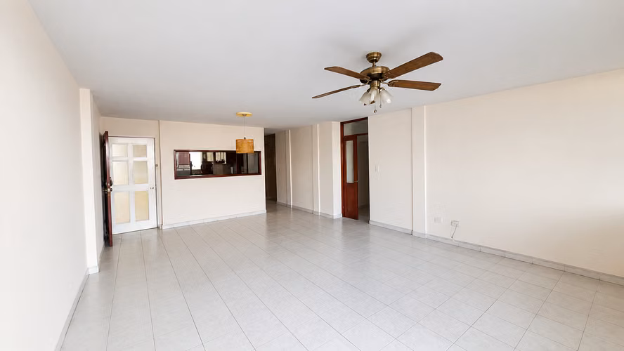 Apartamento en venta en Miraflores, Bethania.