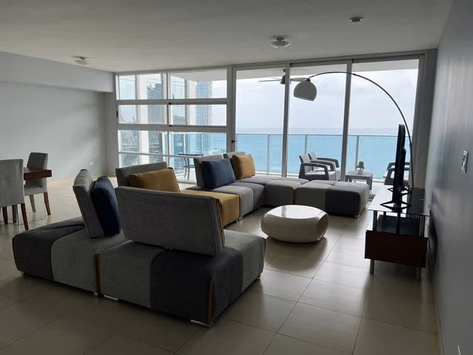 Venta de apartamento en Avenida Balboa