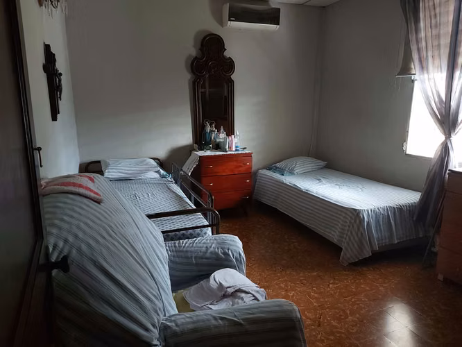 DOS CASAS EN UN SOLO TERRENO!! | MIRAFLORES, BETANIA