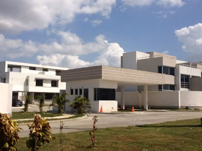 Venta de Casa en Costa Sur, Residencial Costa Sur Village, 258m2
