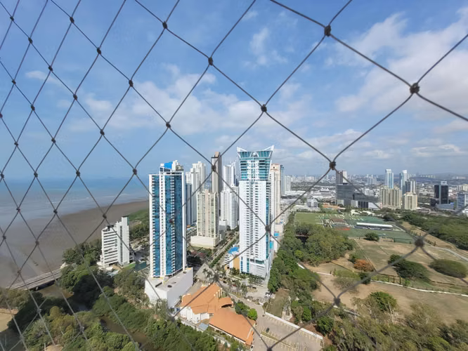 ARIA $970,000 remodelado, moderno 358m2