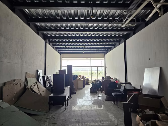 Banco vende local comercial en Plaza Canaima, Pacora
