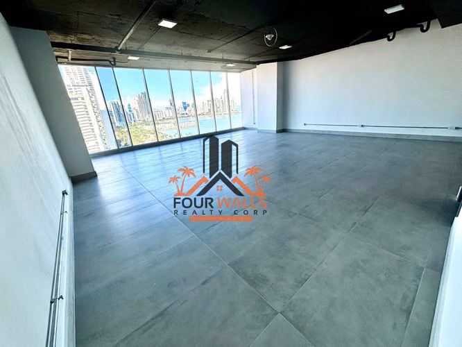 En venta local comercial en Ph Balboa Office Center – Avenida Balboa