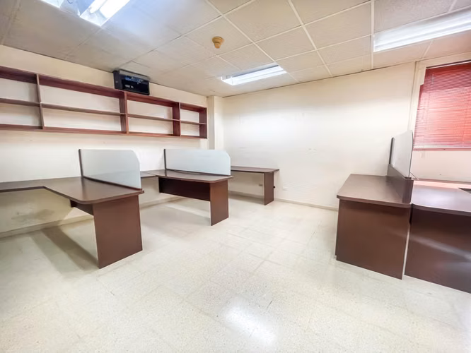 Se Vende Edificio Comercial con Galera y Oficina