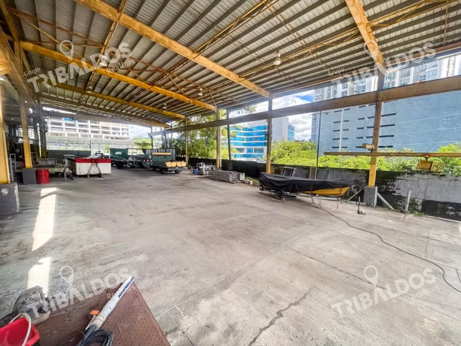 Se Vende Edificio Comercial con Galera y Oficina