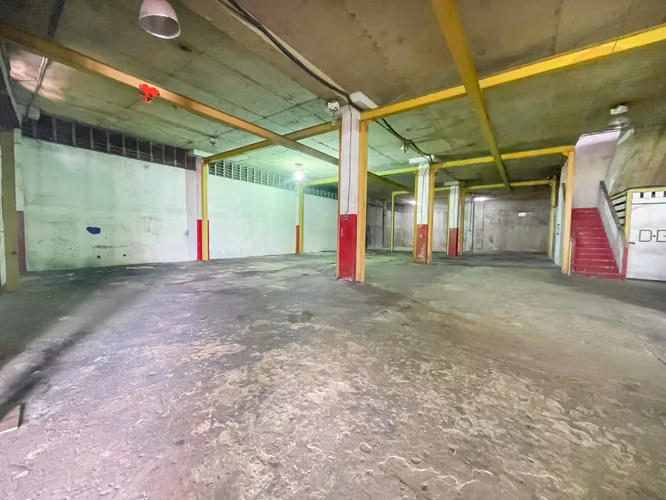 Se Vende Edificio Comercial con Galera y Oficina