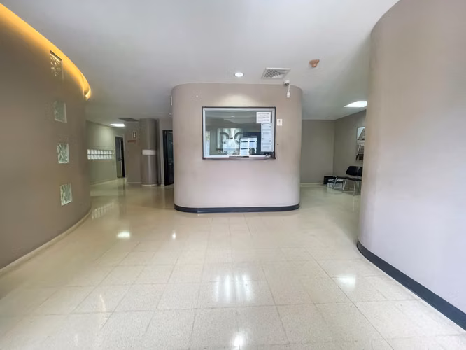 Se Vende Edificio Comercial con Galera y Oficina