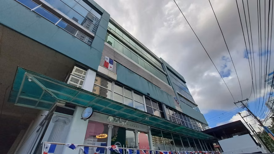 Alquiler de Oficina en Vía Brasil, Bella Vista, Plaza Korintho, 112m2