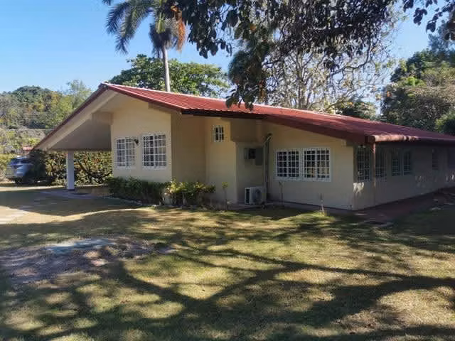 Venta de Casa en Santa Clara