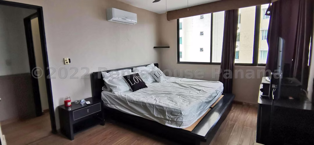 Venta de Apartamento de 150 m2 en PH Buganvilla, Obarrio 24-7588GG