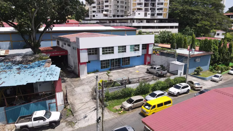 Banco vende Bodega en Hato Pintado