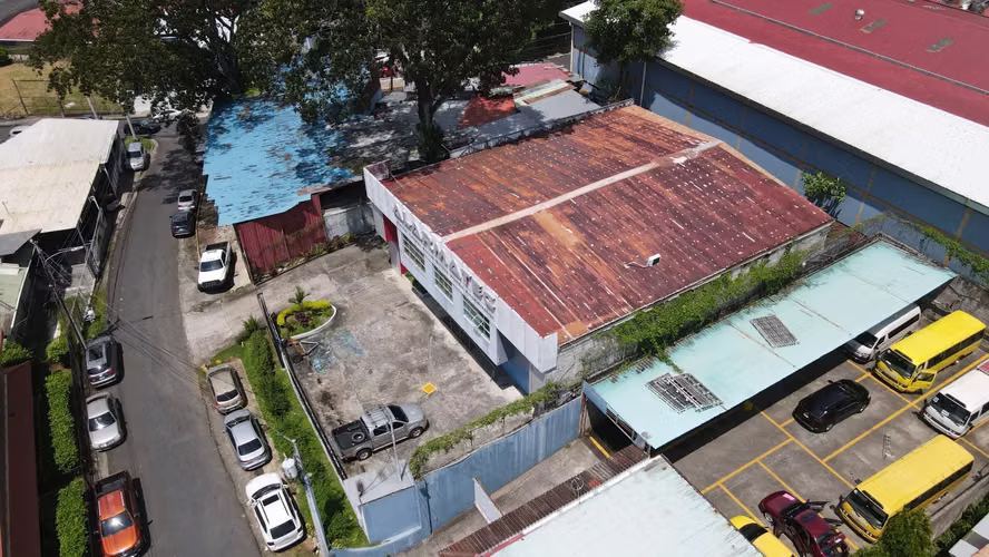 Banco vende Bodega en Hato Pintado