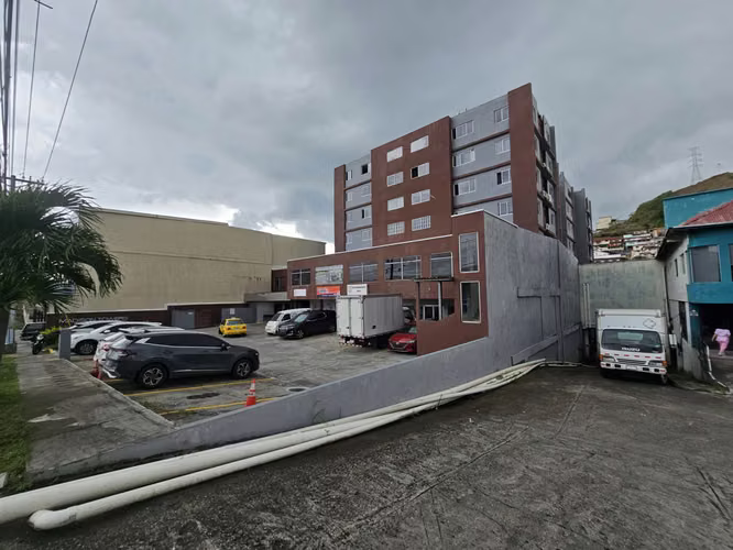 Banco vende local en Madison Towers, Limajo - Imagen 6