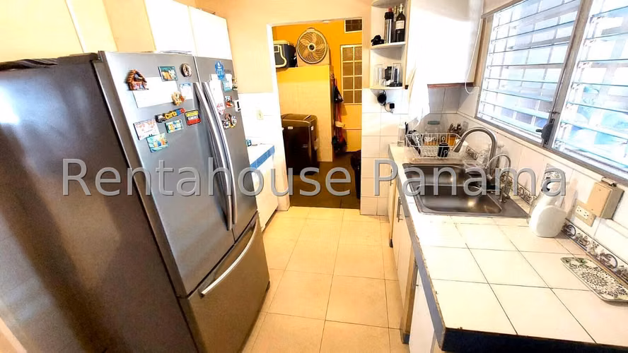 Venta de Casa con 300 m² de Terreno en Brisas del Golf 26-7056gg