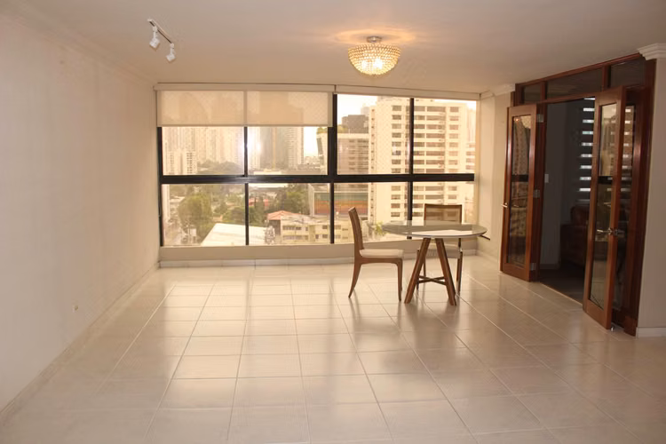 SE VENDE Apartment 3 bedrooms, Urb. OBARRIO