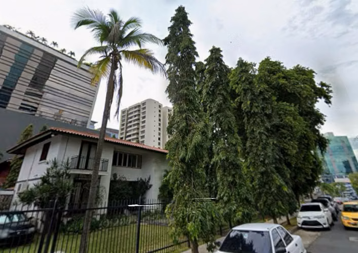 Venta de Casa en Obarrio, 1070m2 de terreno - Imagen 3