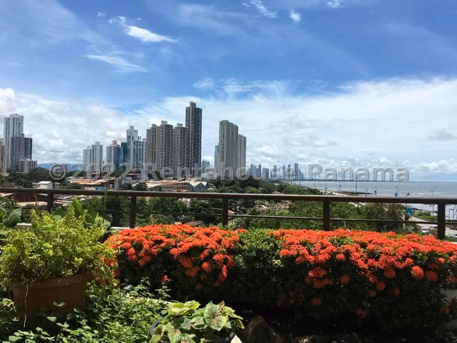 Venta de Apartamento de 165 m² en PH Courtyard View, Punta Pacífica 25-4341GG