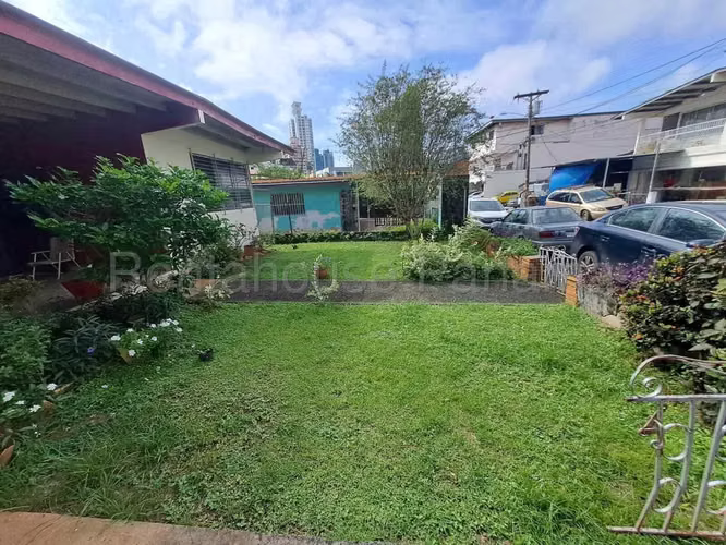 Venta de Casa con 553 m2 de Terreno en Carrasquilla 25-4629GG - Imagen 2