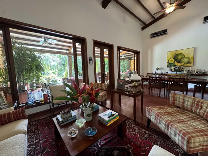 En venta Hermosa casa en Chitré, Provincia de Herrera