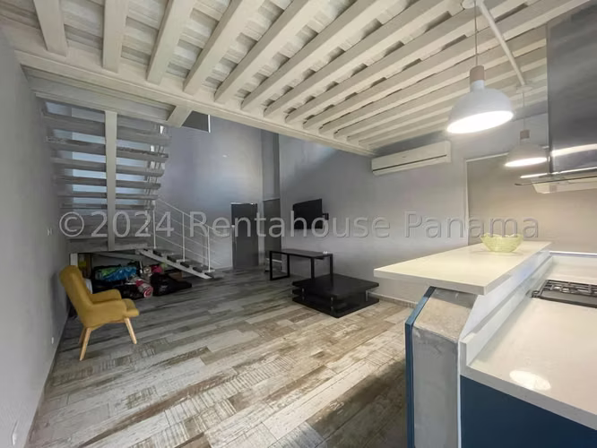 Venta de Casa Comercial de 717 m² en Coco del Mar 27-1081GG - Imagen 2