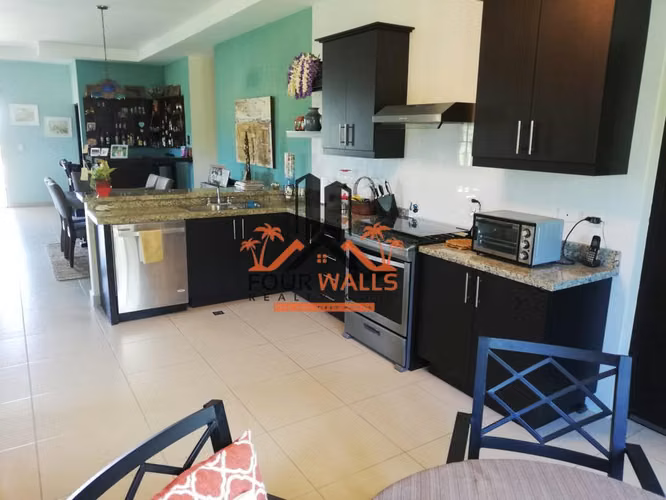 Venta de Casa en San Carlos con Casa de Huéspedes