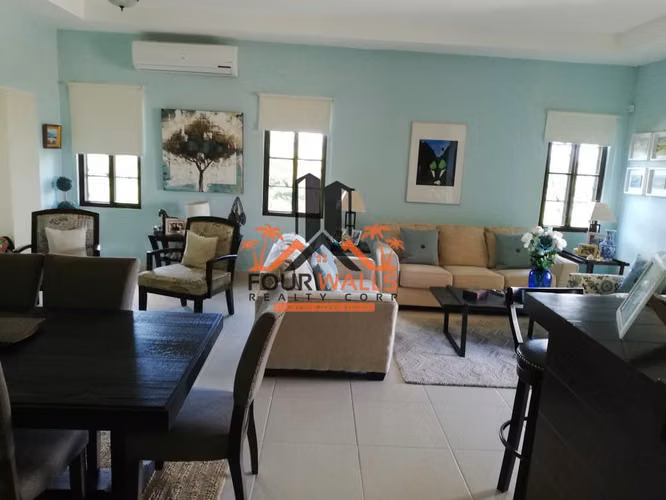 Venta de Casa en San Carlos con Casa de Huéspedes