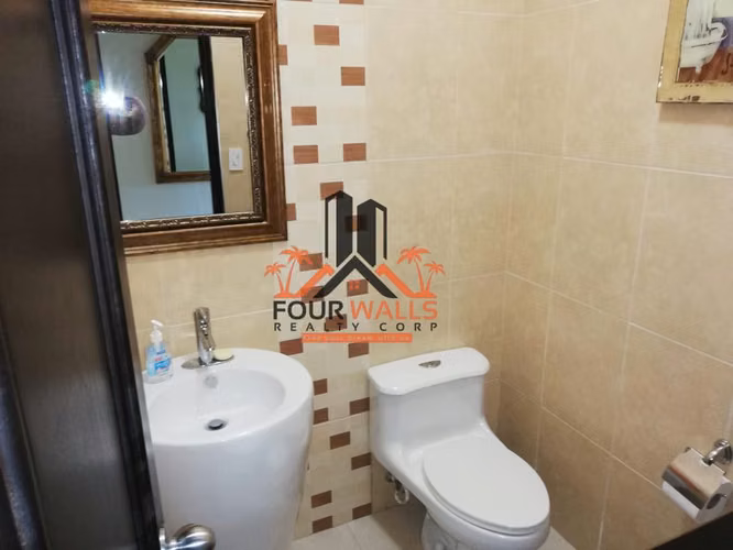 Venta de Casa en San Carlos con Casa de Huéspedes