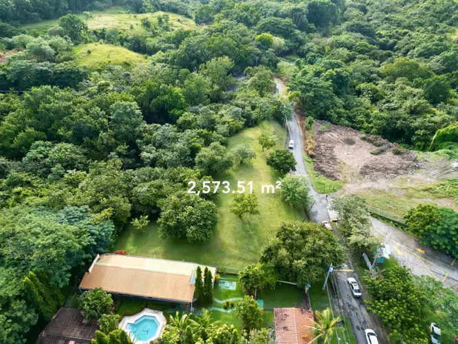 CORONADO TERRENO FRENTE A LA ESCUELA EN VENTA