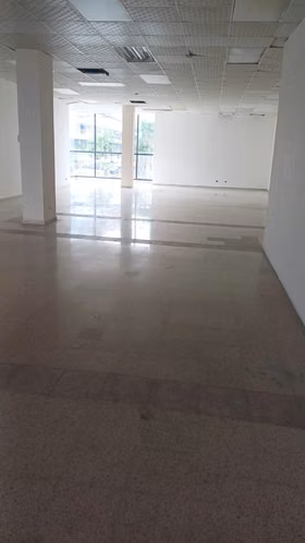 Alquiler de Local en El Dorado, Plaza Garbo, 2500m2