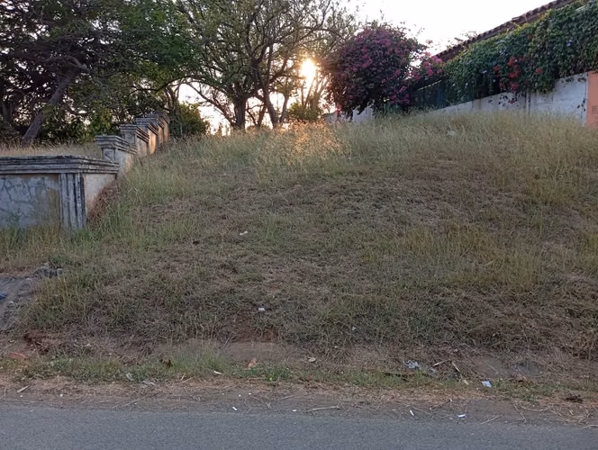 VENDO TERRENO 330MTS2 FRENTE PLAYA EL UVERITO LAS TABLAS
