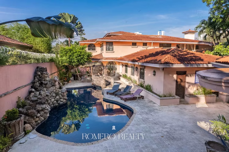 SE VENDE  CASA ALTOS DEL GOLF | PARQUE LEFEVRE