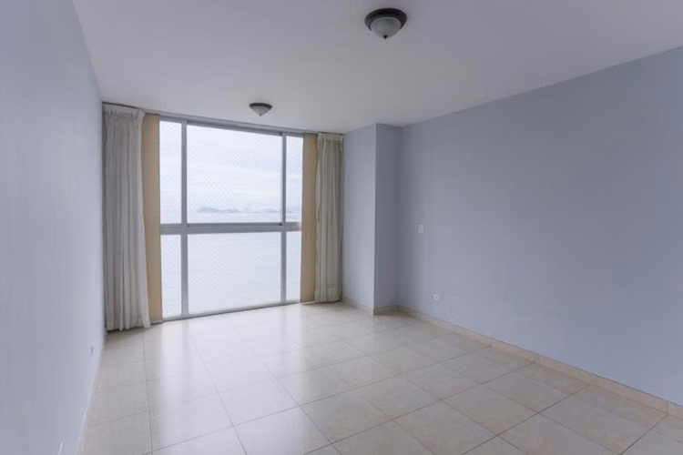 Venta de Apartamento en Avenida Balboa " Ganga"