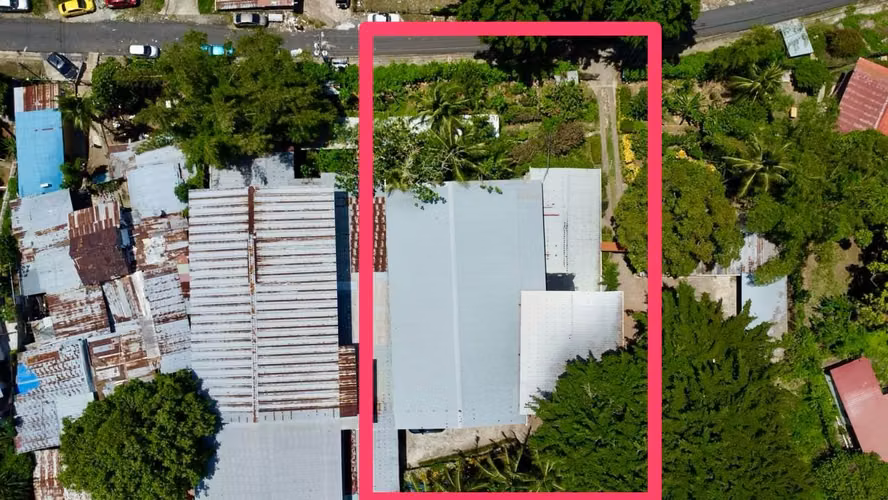 Galera en Pueblo Nuevo de 700m2 de bodega, con muelle para descarga de contenedor y. estacionamientos
