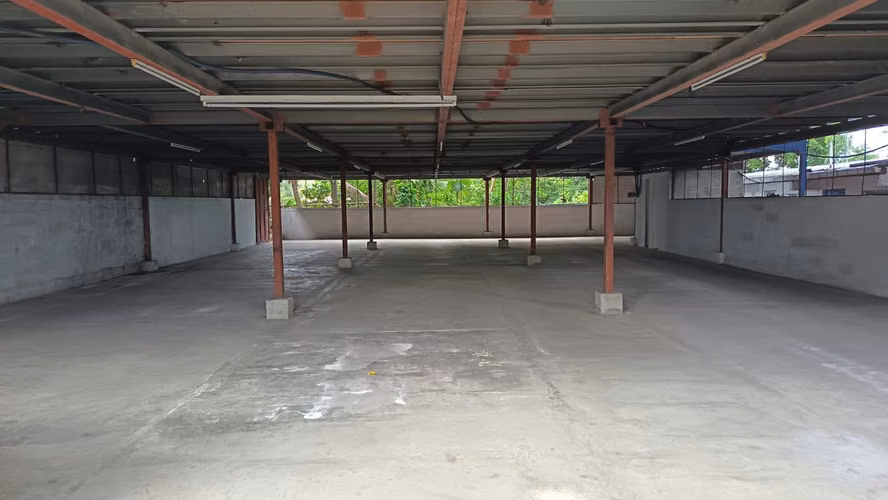 Galera en Pueblo Nuevo de 700m2 de bodega, con muelle para descarga de contenedor y. estacionamientos