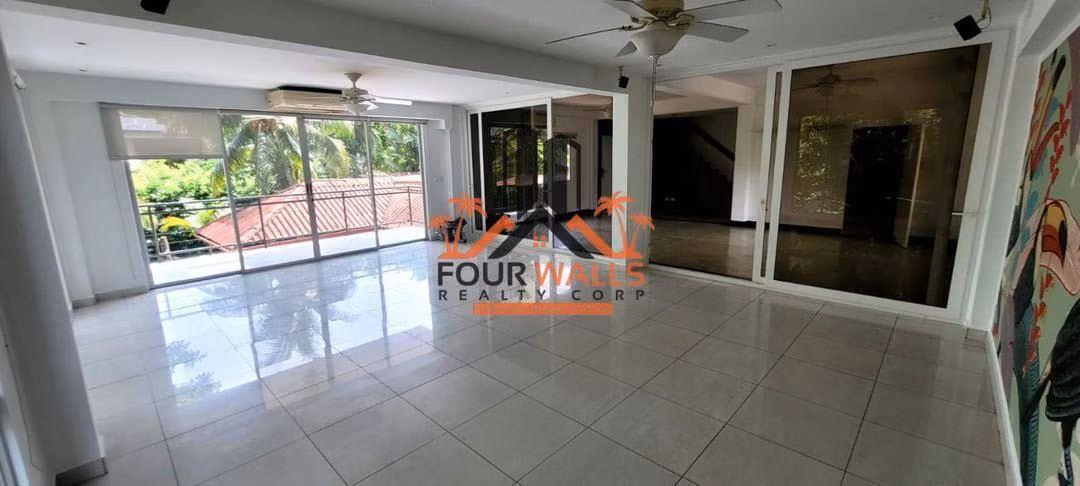 En Venta de Hermosa Casa en Albrook –  Espacios Amplios