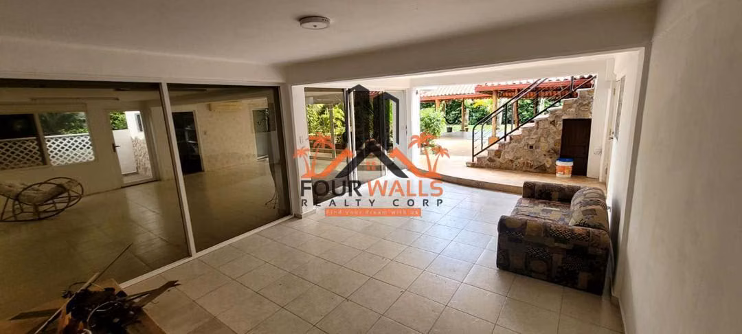 En Venta de Hermosa Casa en Albrook –  Espacios Amplios