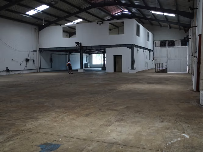 Venta ó Alquiler Galeras en Parque Industrial Las Americas - Imagen 12