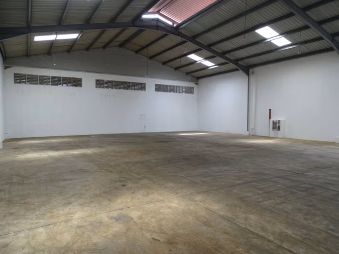 Venta ó Alquiler Galeras en Parque Industrial Las Americas - Imagen 10