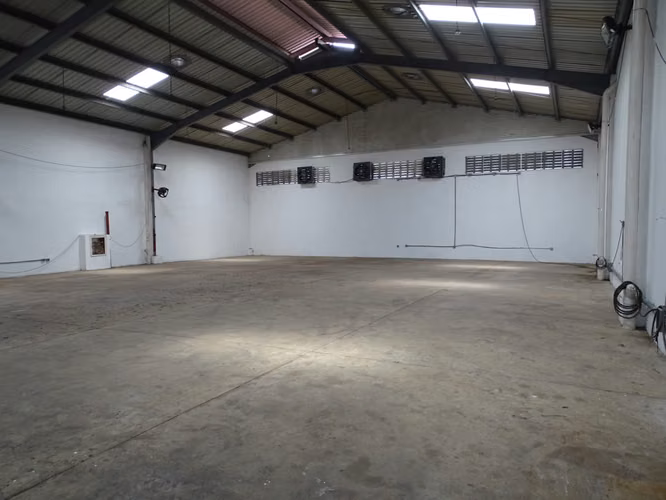 Venta ó Alquiler Galeras en Parque Industrial Las Americas - Imagen 17