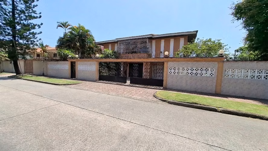 VENDO CASA EN COLÓN MARGARITA